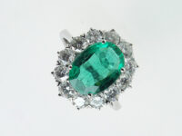 Anello smeraldo ovale e diamanti